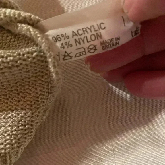 ๐ฅ6/$20 or 10/$40. Future Lady sweater - Picture 6 of 10